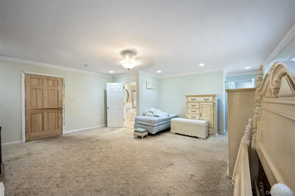 9 Watson Street East Islip, NY 11730