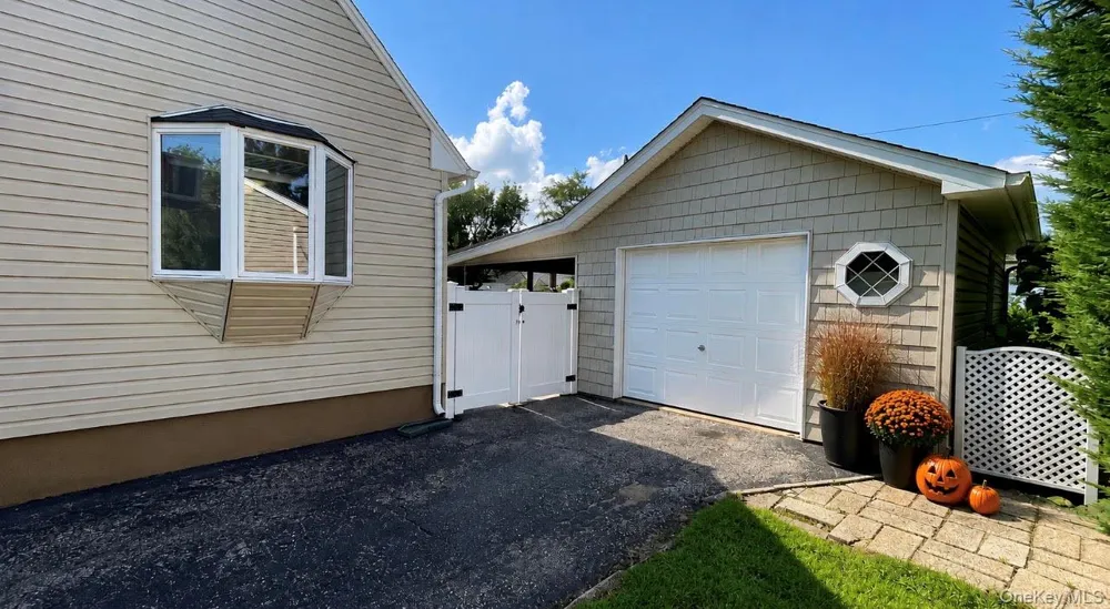 3995 New Road Seaford, NY 11783