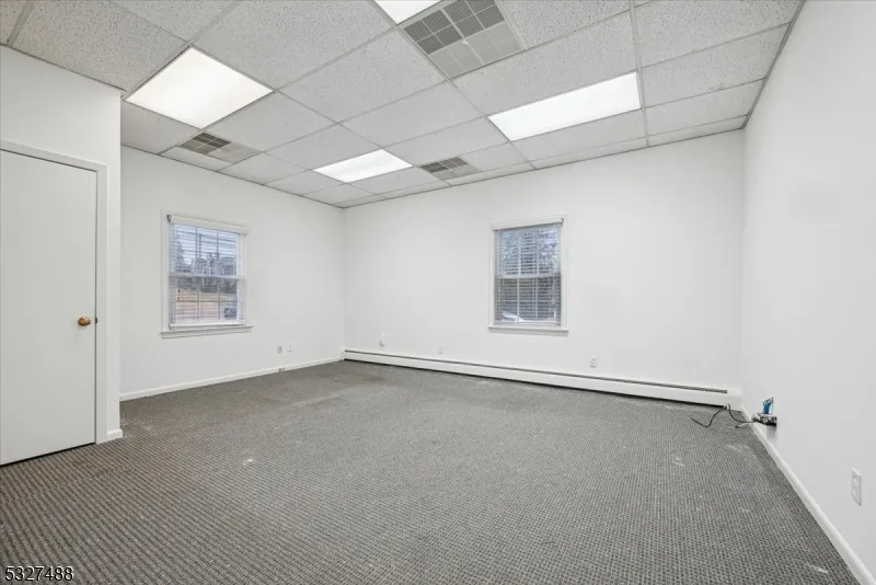 10 Shawnee Dr Watchung, NJ 07069