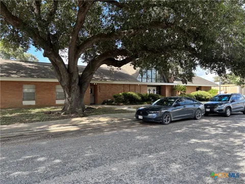 609 E Locust Avenue