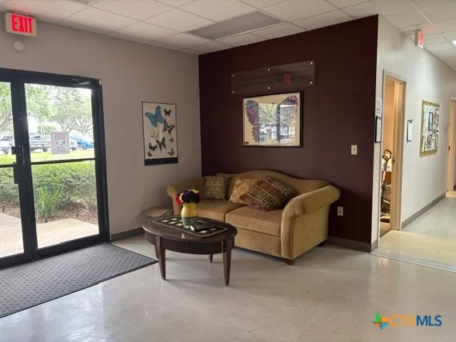 609 E Locust Avenue Victoria, TX 77901