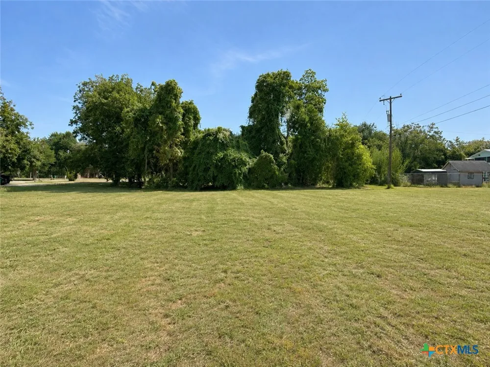 105 Navasota Lane Seguin, TX 78155