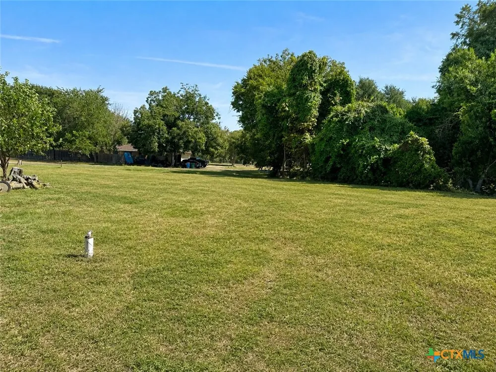 105 Navasota Lane Seguin, TX 78155