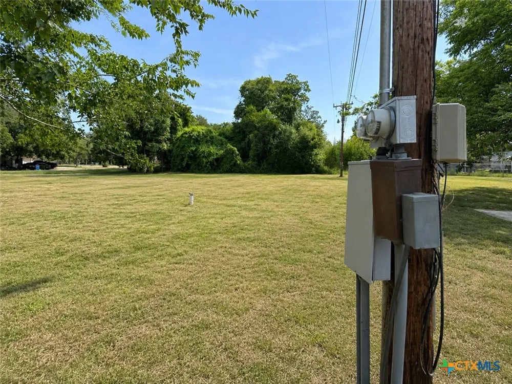 105 Navasota Lane Seguin, TX 78155