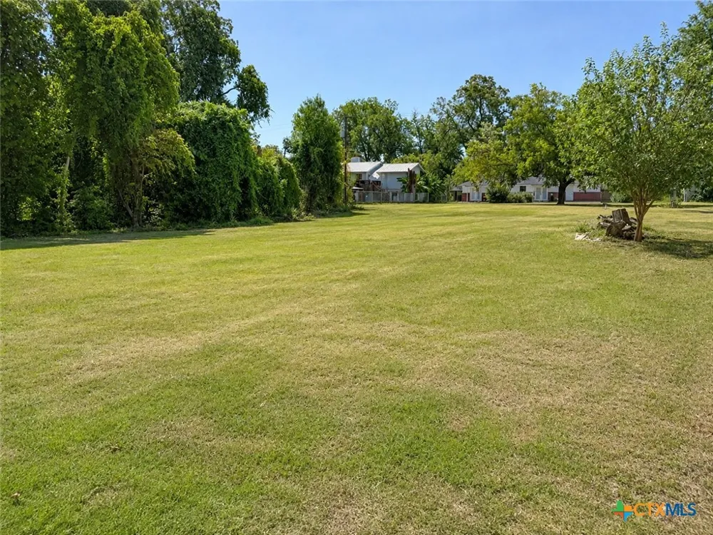 105 Navasota Lane Seguin, TX 78155