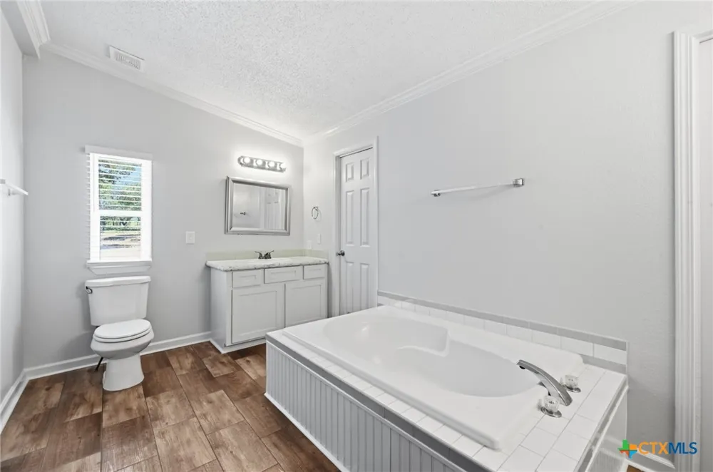 871 Political Road Lockhart, TX 78644