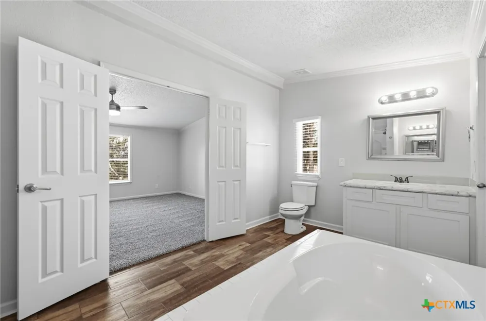 871 Political Road Lockhart, TX 78644