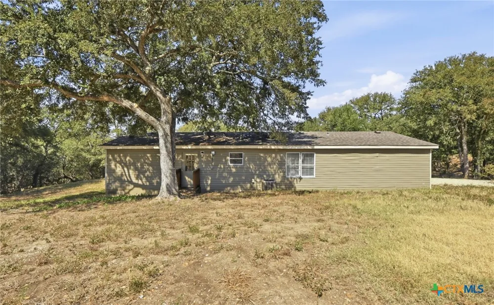 871 Political Road Lockhart, TX 78644