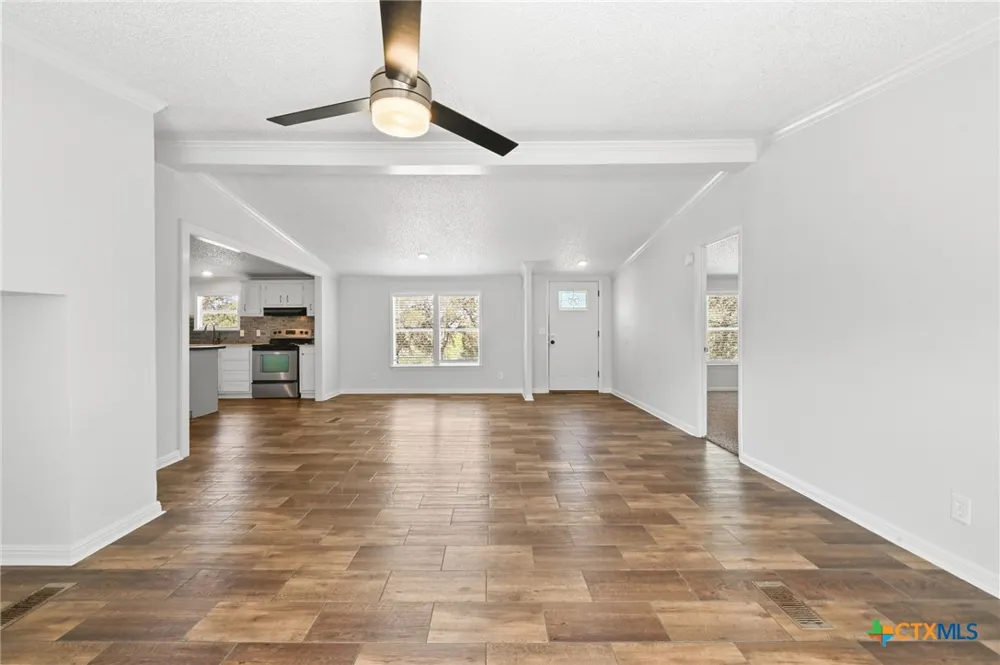 871 Political Road Lockhart, TX 78644