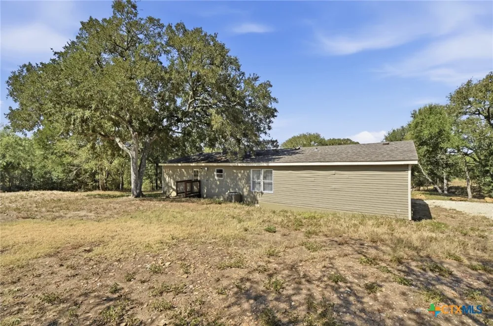 871 Political Road Lockhart, TX 78644