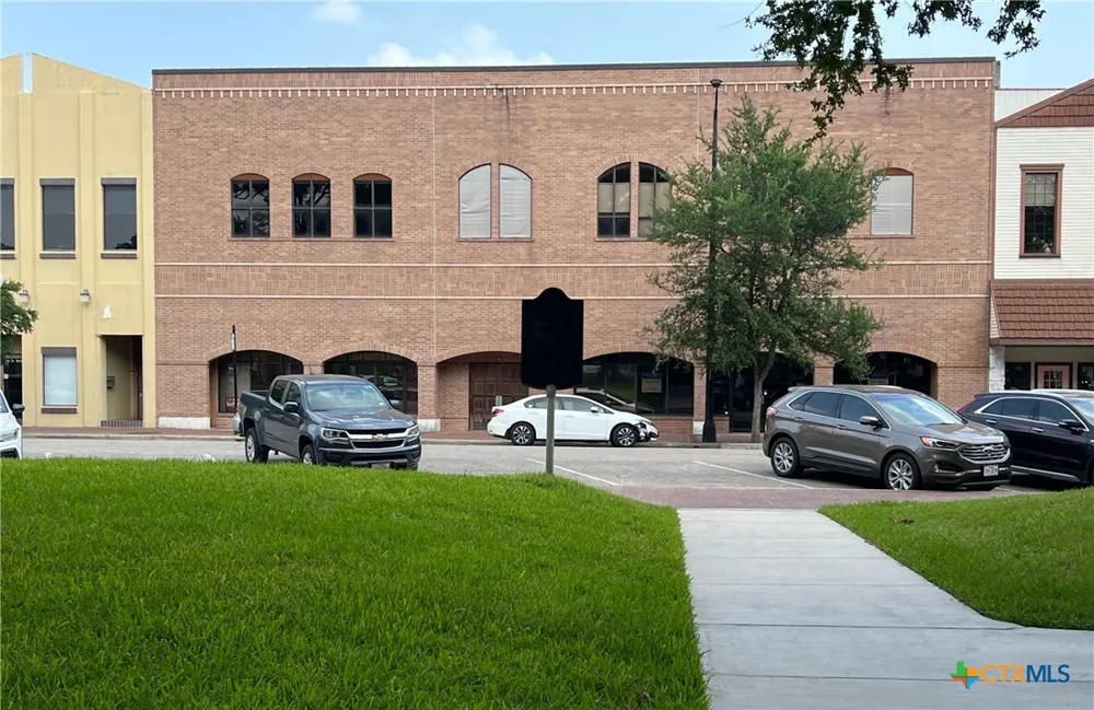 114 Main Street Victoria, TX 77901