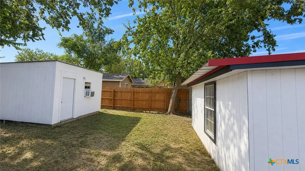 1001 Tony Lee Street Seguin, TX 78155