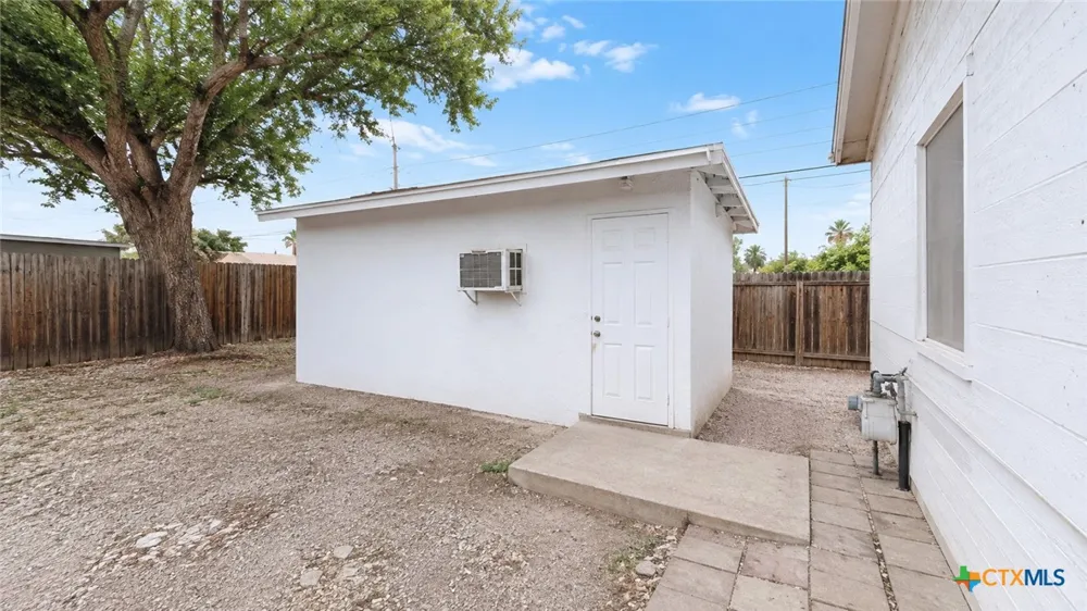 1001 Tony Lee Street Seguin, TX 78155