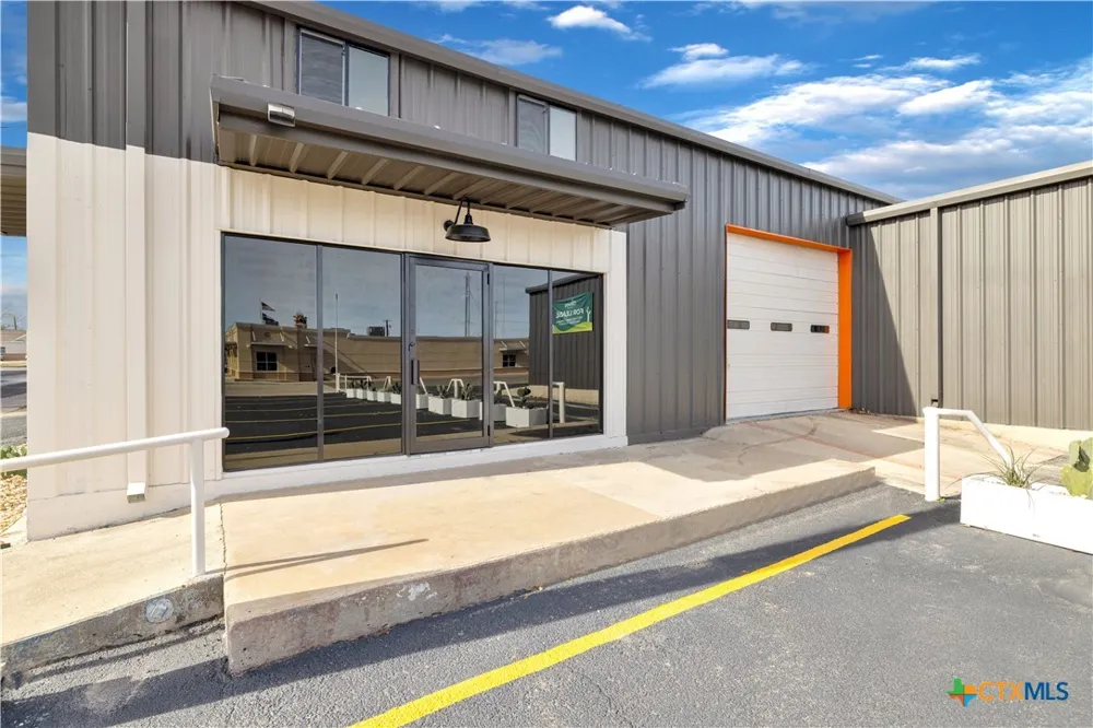 408 S Main Street Lampasas, TX 76550
