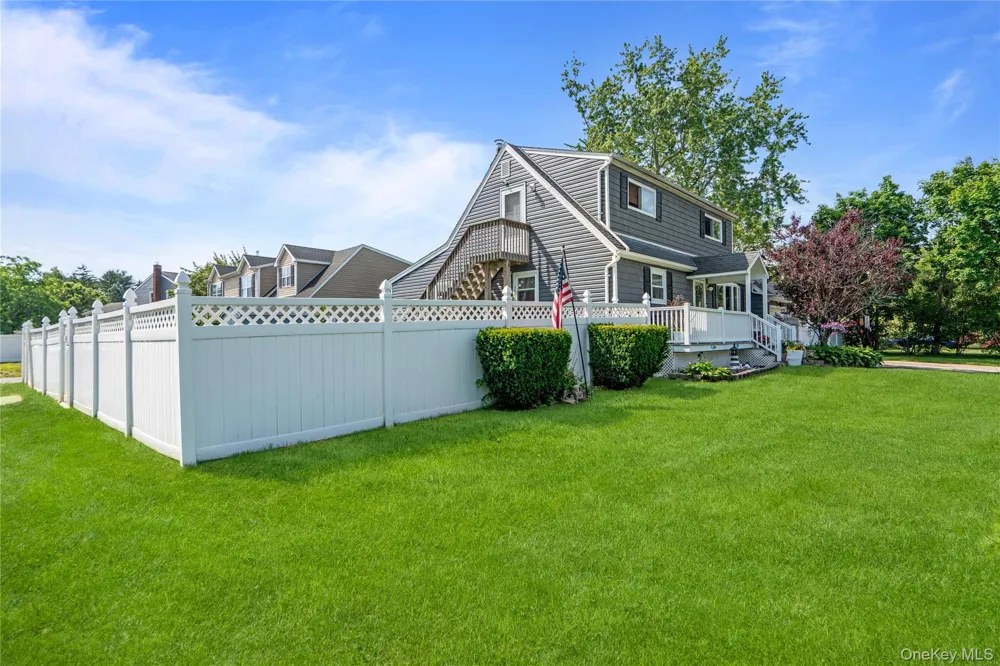 43 Woods Lane Centereach, NY 11720