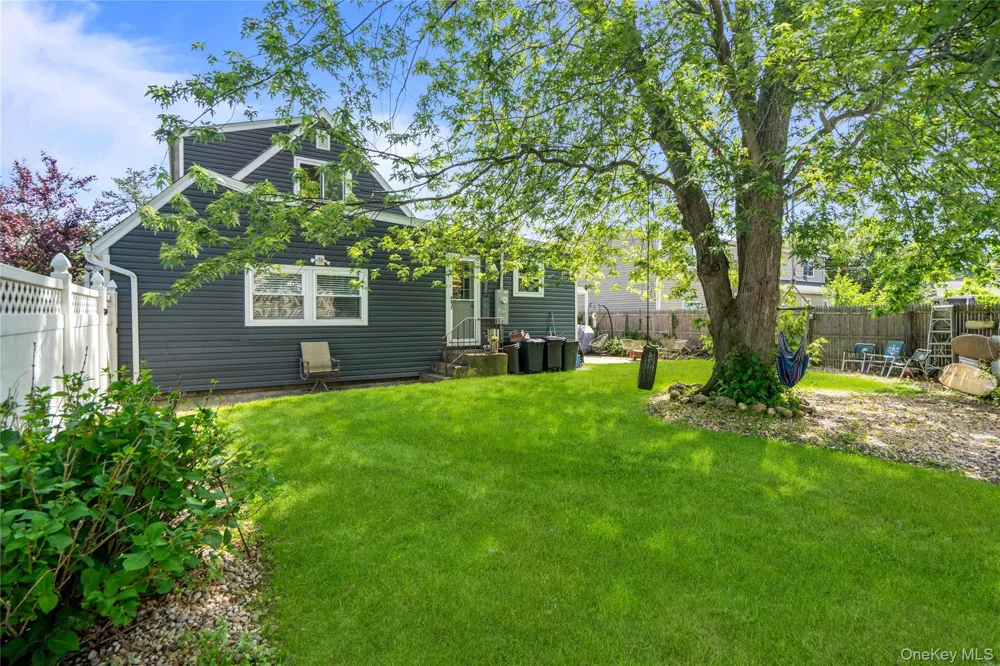 43 Woods Lane Centereach, NY 11720