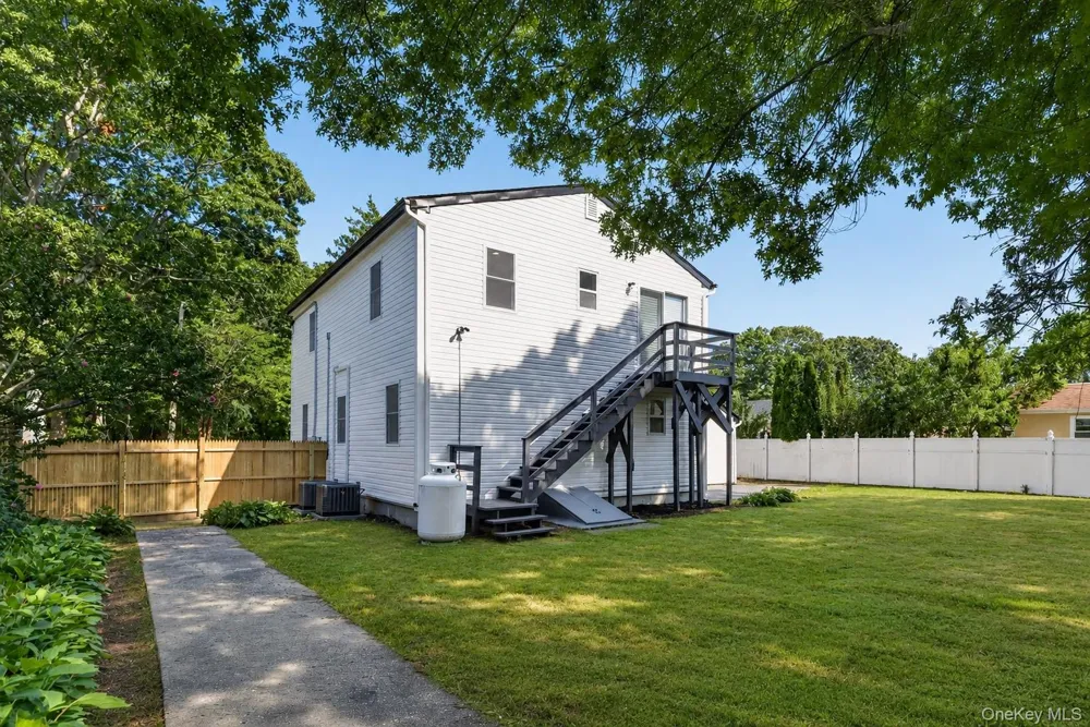 118 Floyd Road Shirley, NY 11967