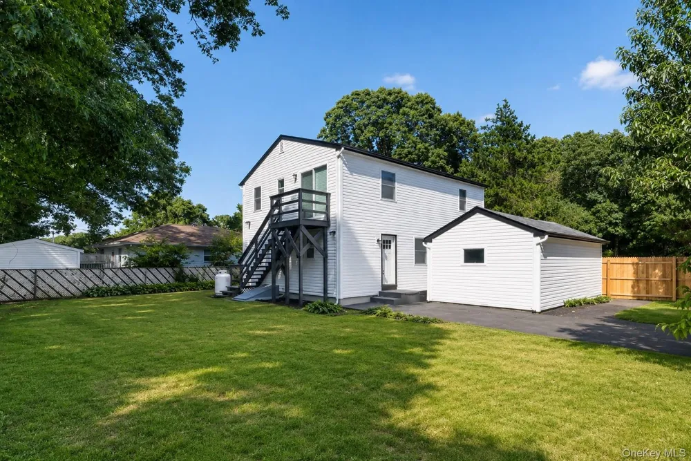118 Floyd Road Shirley, NY 11967