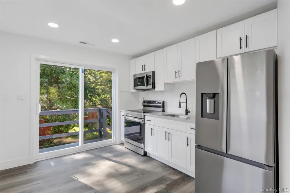 118 Floyd Road Shirley, NY 11967