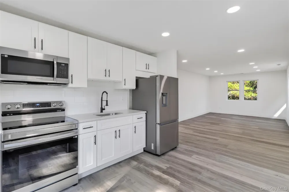 118 Floyd Road Shirley, NY 11967