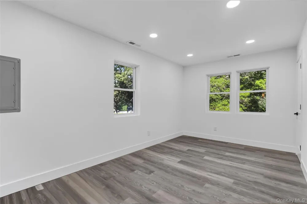 118 Floyd Road Shirley, NY 11967