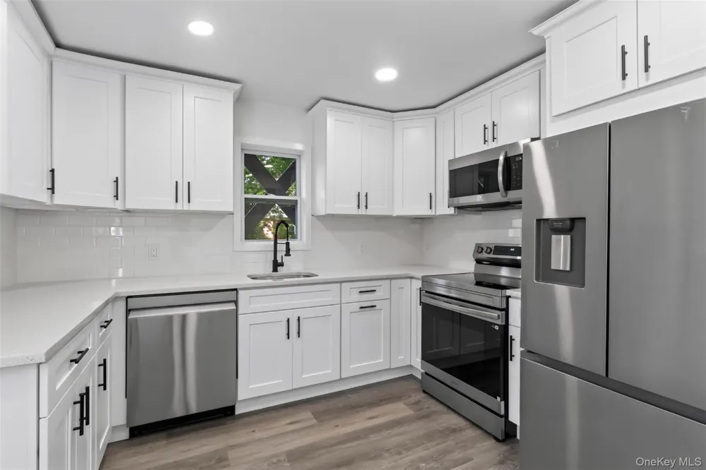 118 Floyd Road Shirley, NY 11967