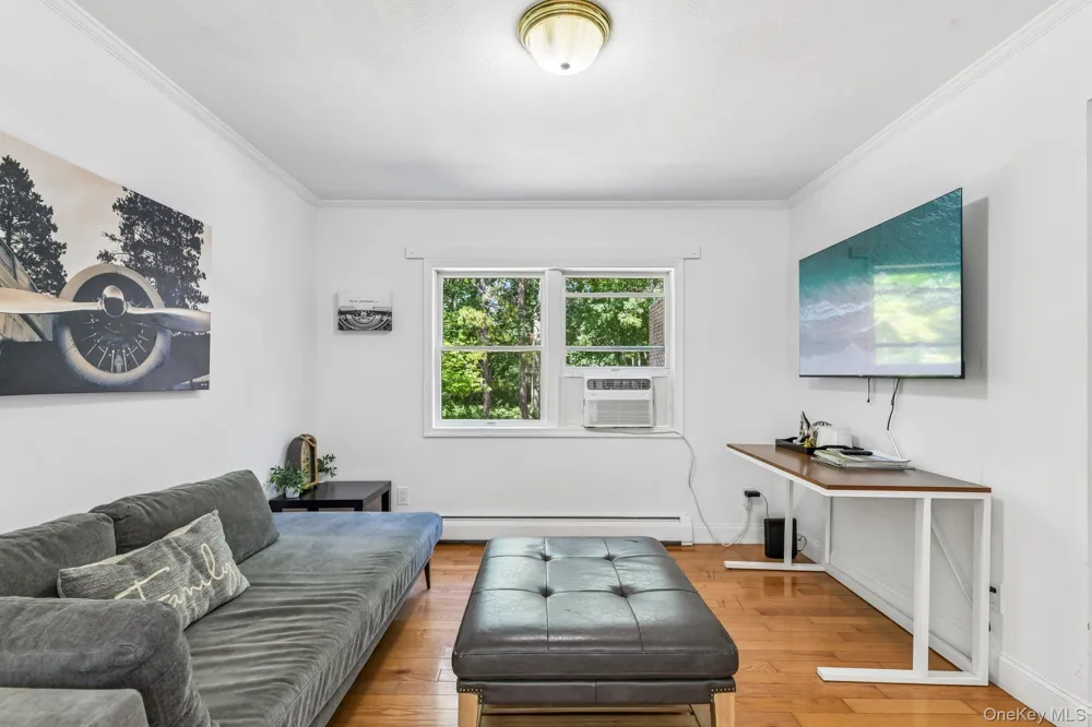 4 Wooded Lane Hampton Bays, NY 11946