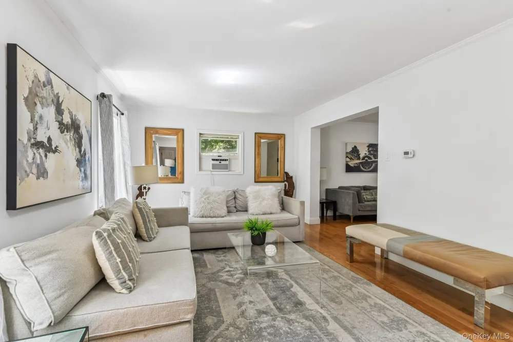 4 Wooded Lane Hampton Bays, NY 11946