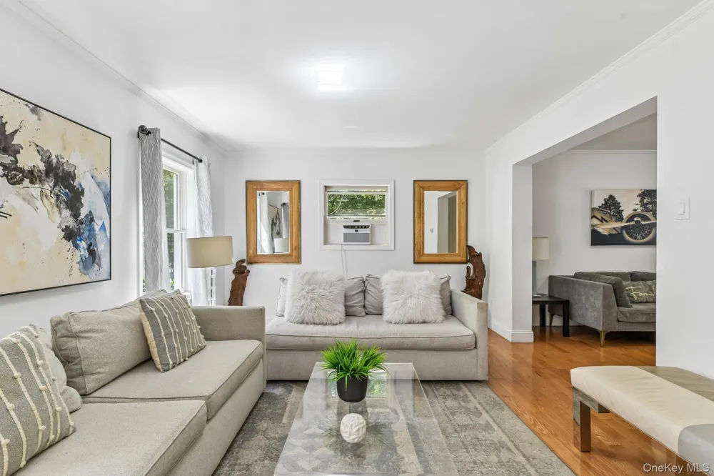 4 Wooded Lane Hampton Bays, NY 11946