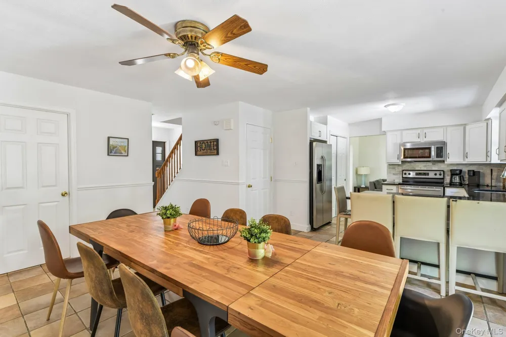 4 Wooded Lane Hampton Bays, NY 11946