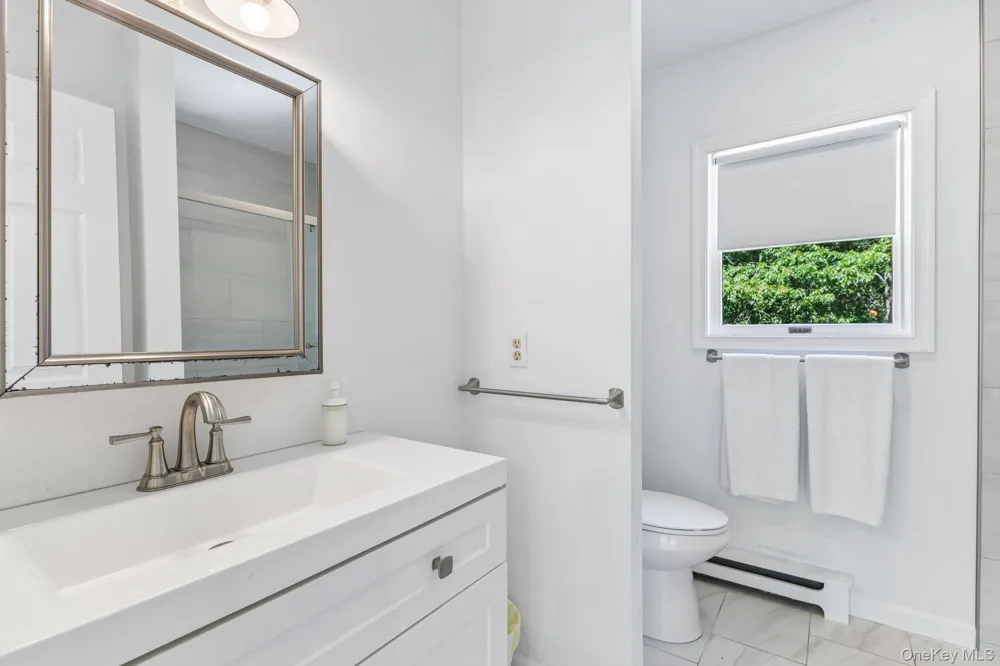 4 Wooded Lane Hampton Bays, NY 11946
