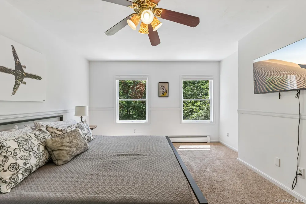 4 Wooded Lane Hampton Bays, NY 11946