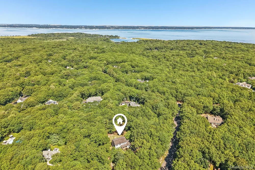 4 Wooded Lane Hampton Bays, NY 11946
