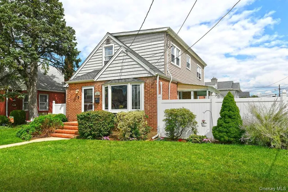 102 Roxbury Road Franklin Square, NY 11010