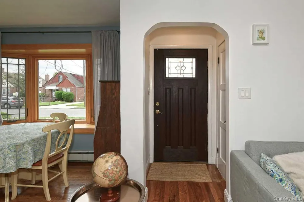 102 Roxbury Road Franklin Square, NY 11010