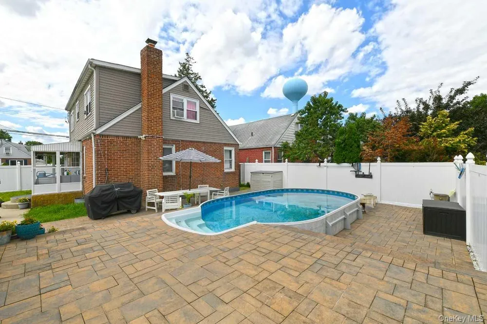 102 Roxbury Road Franklin Square, NY 11010