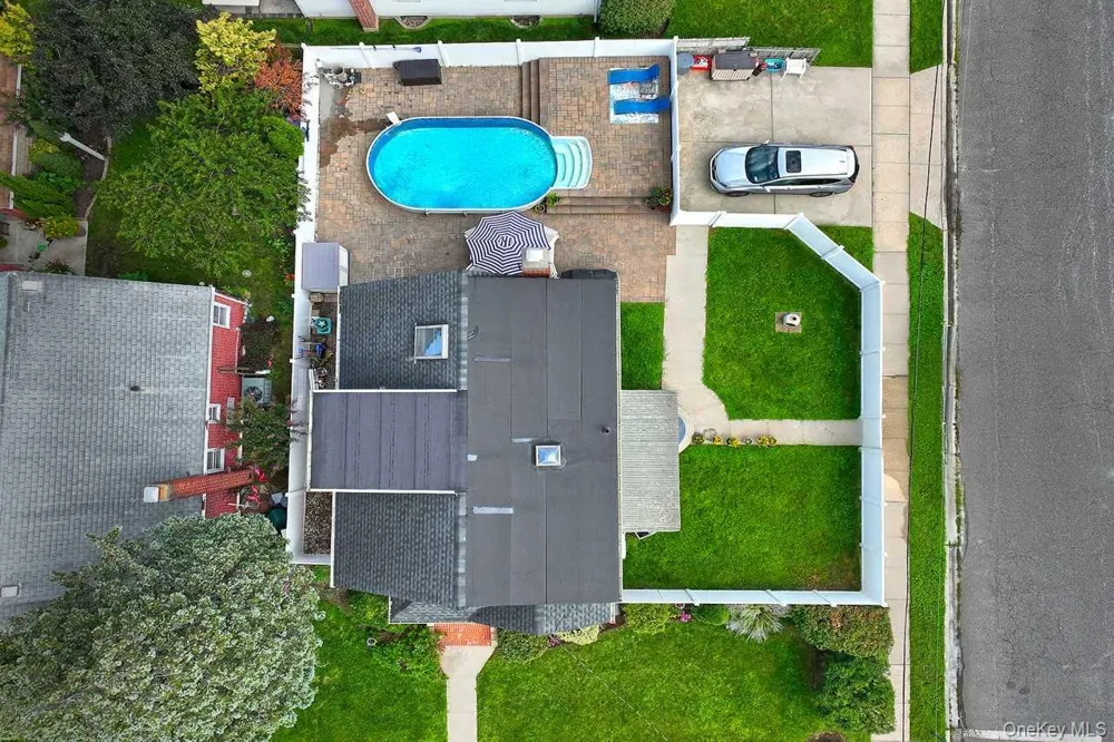 102 Roxbury Road Franklin Square, NY 11010