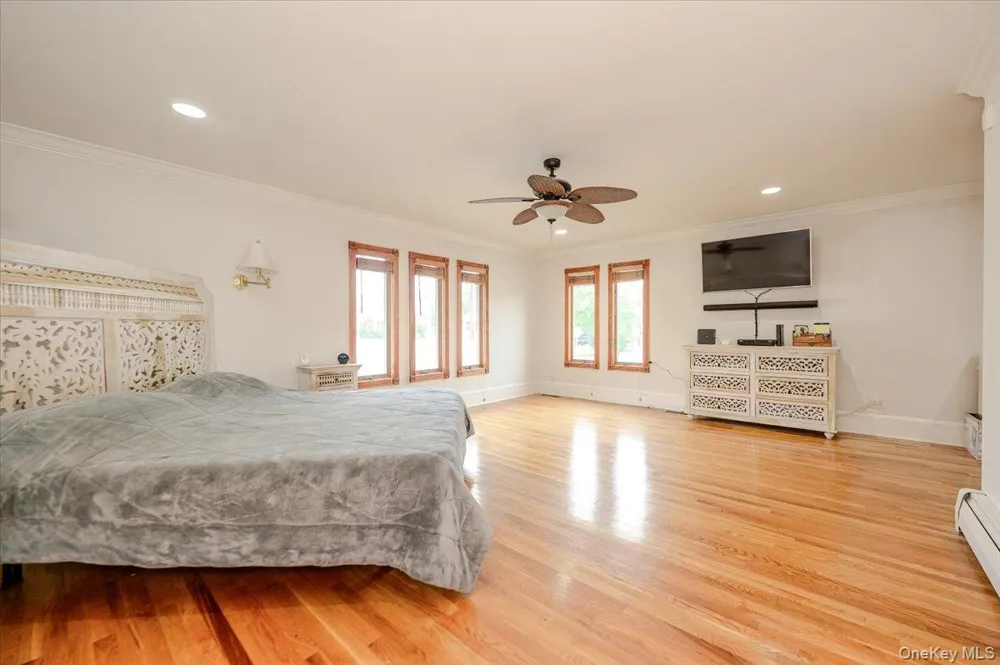 86 Edmore Lane West Islip, NY 11795