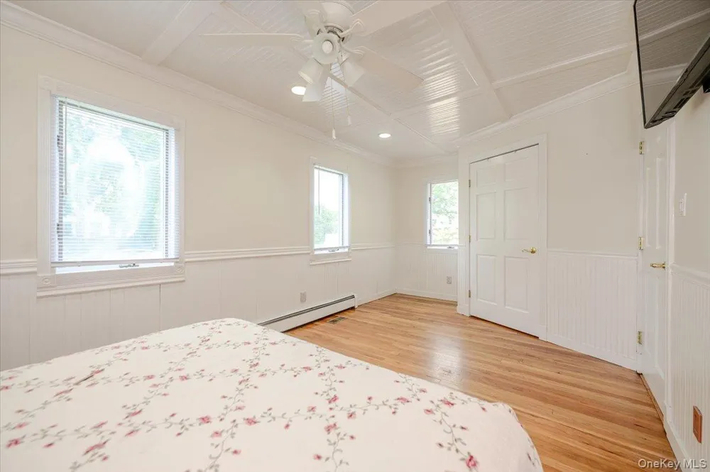 86 Edmore Lane West Islip, NY 11795