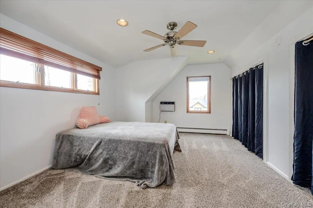 86 Edmore Lane West Islip, NY 11795