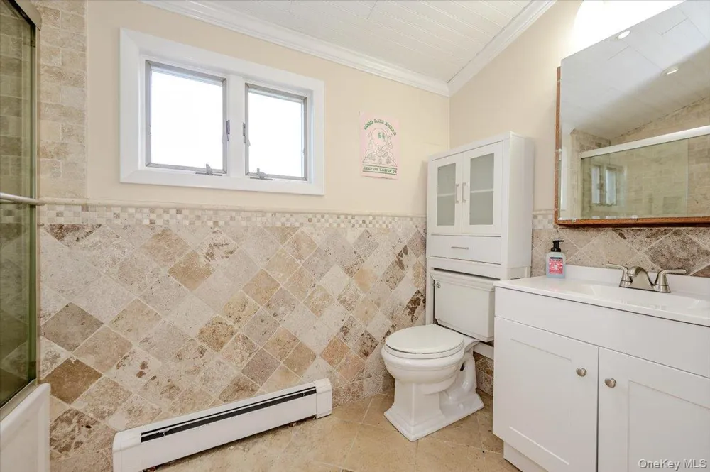 86 Edmore Lane West Islip, NY 11795