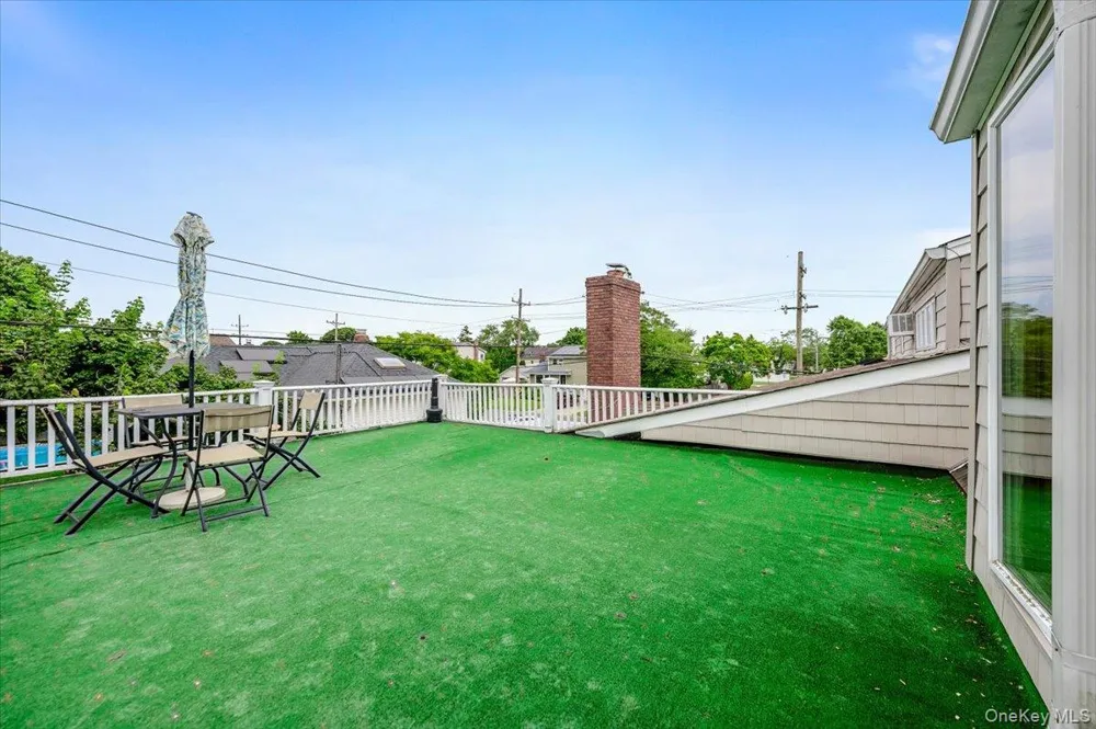 86 Edmore Lane West Islip, NY 11795