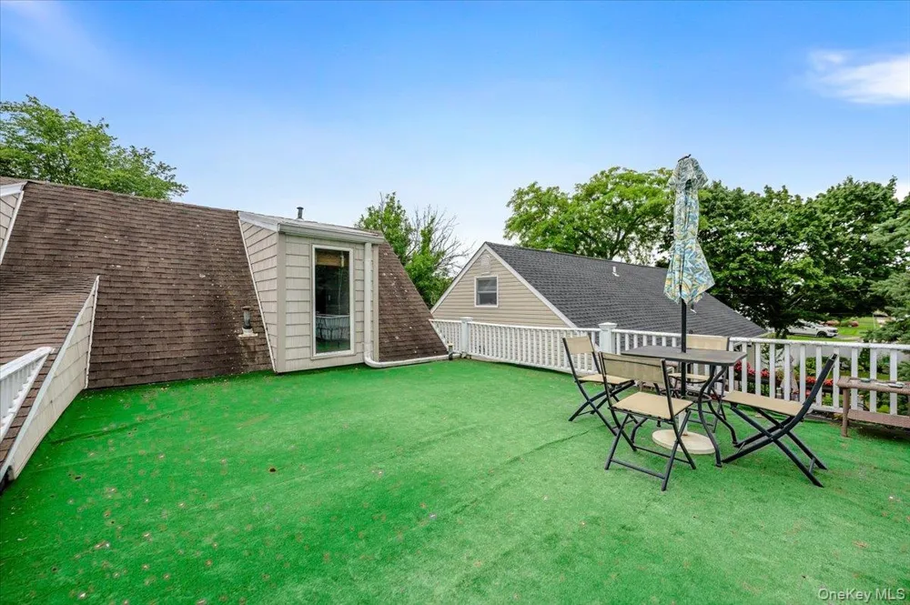 86 Edmore Lane West Islip, NY 11795