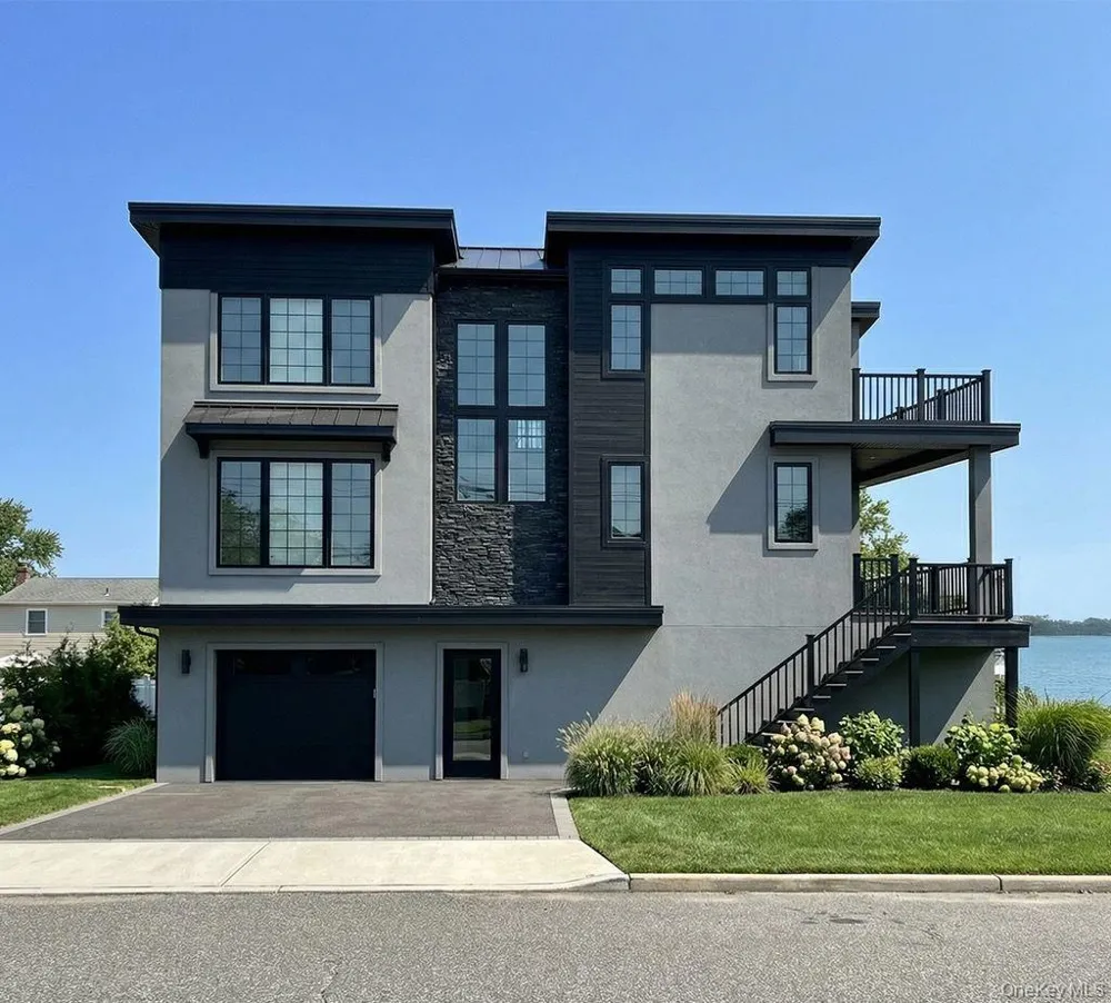 3687 Naomi Street Seaford, NY 11783