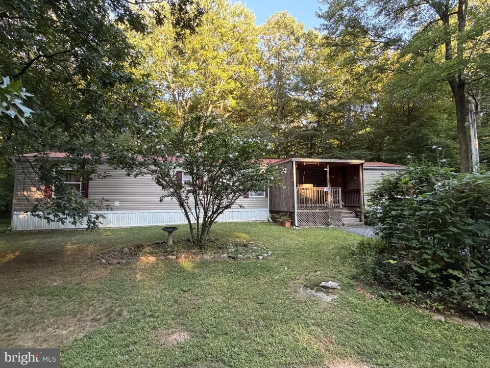 21 ROCKY LANE Mertztown, PA 19539