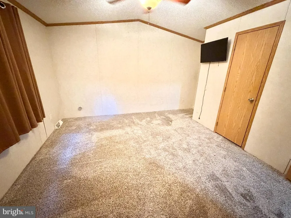 21 ROCKY LANE Mertztown, PA 19539