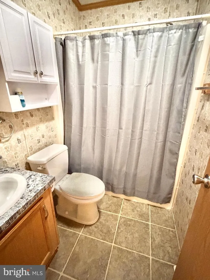 21 ROCKY LANE Mertztown, PA 19539