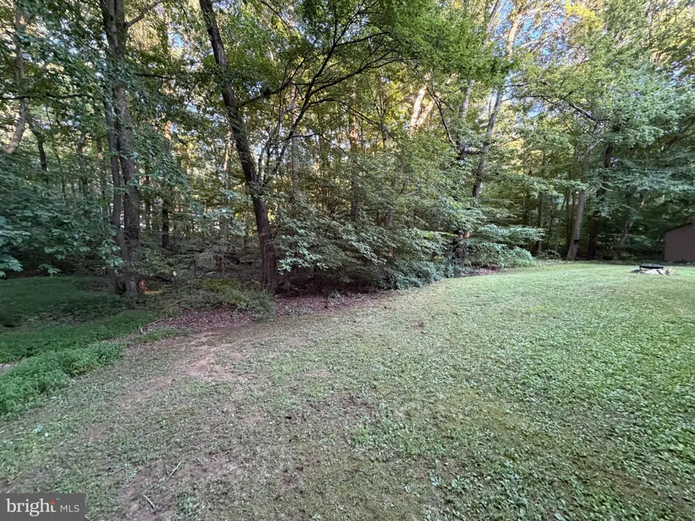 21 ROCKY LANE Mertztown, PA 19539
