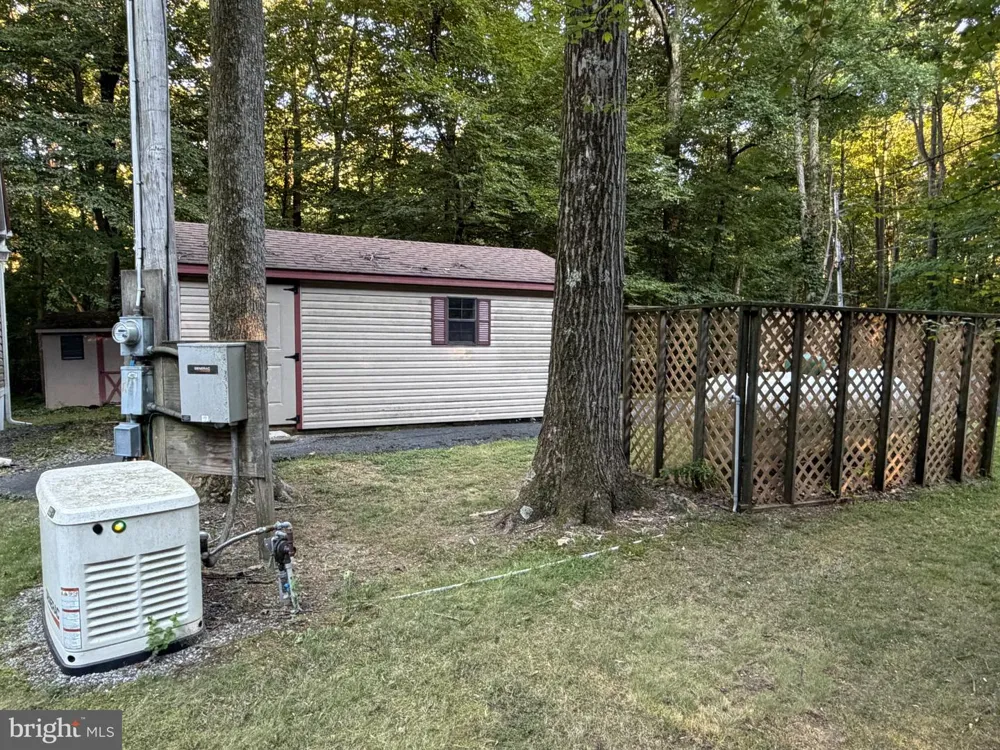 21 ROCKY LANE Mertztown, PA 19539