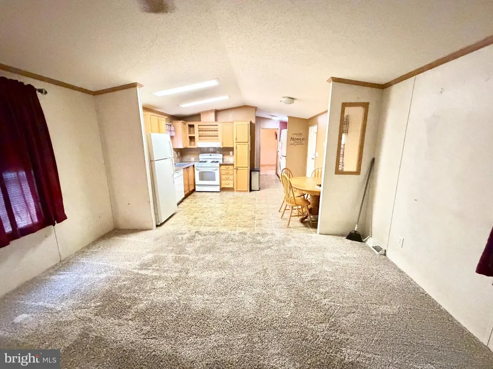 21 ROCKY LANE Mertztown, PA 19539